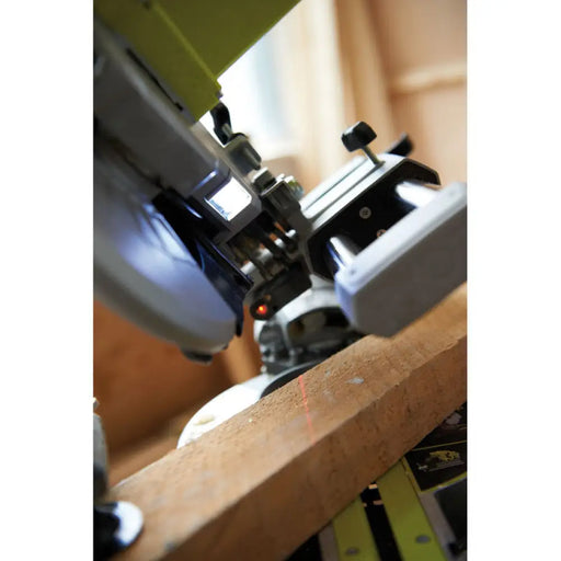 НАСТОЛЕН ЦИРКУЛЯР RYOBI EMS216L