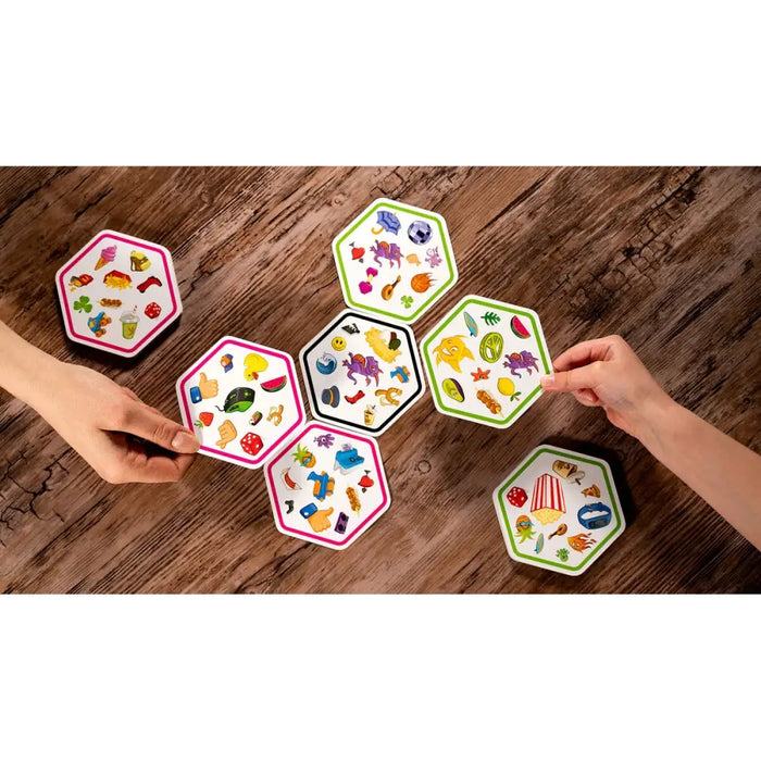 Настолна игра Dobble Connect (FR)