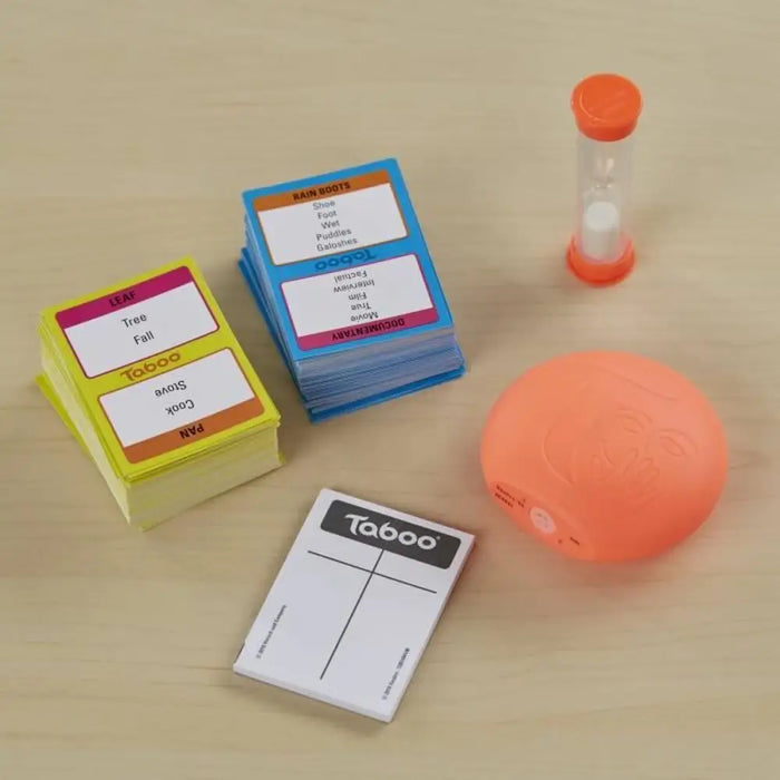 Настолна игра Hasbro Taboo Family Edition