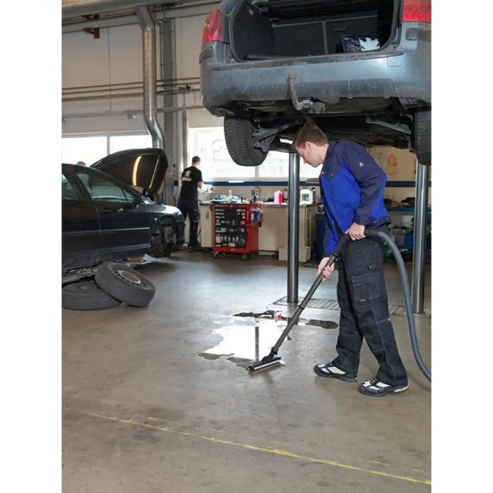 Nilfisk ATTIX 30 30 L Прахосмукачка за барабан Сухо и мокро