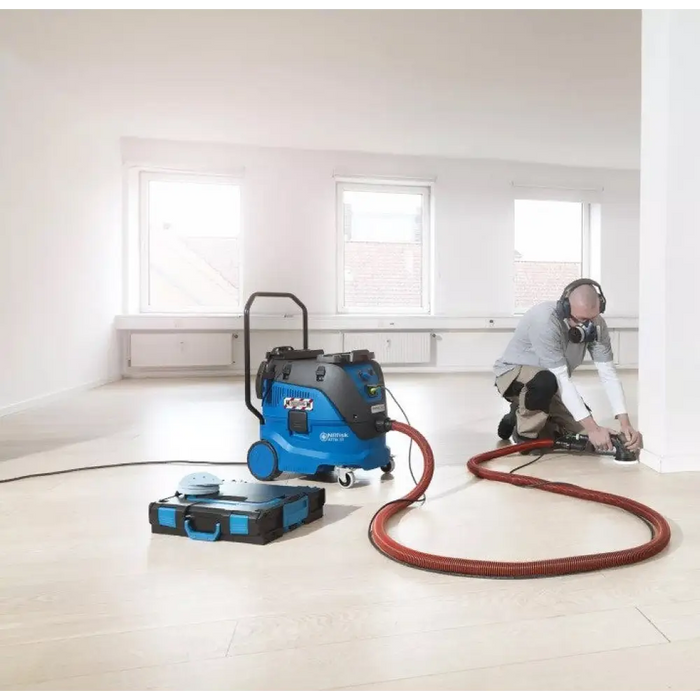 Nilfisk ATTIX 33-2L IC Черен Син 30 L 1400 W