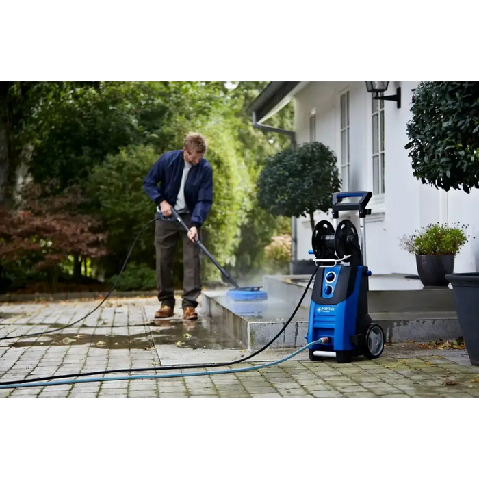 Nilfisk PREMIUM 200-15 EU миячка под налягане Upright