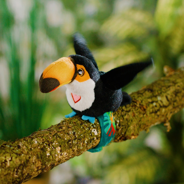 Happy Yappers Интерактивно Пиле Toucan