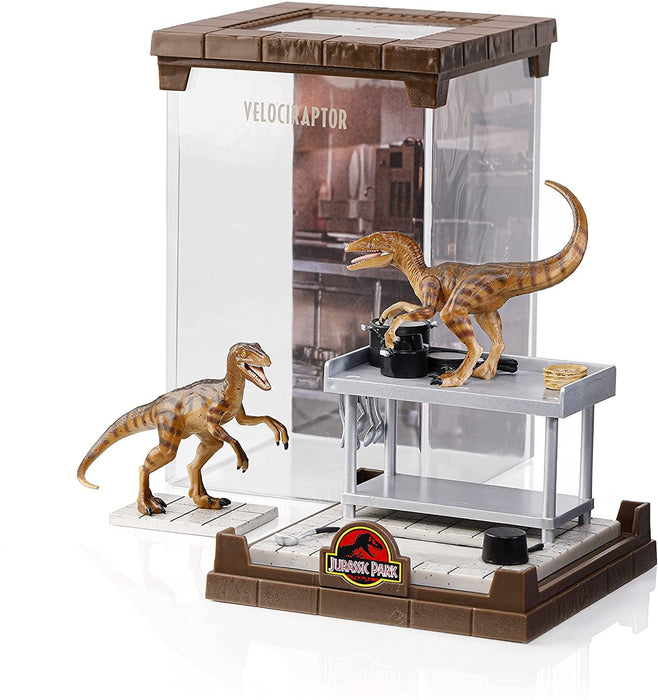 Статуетка The Noble Collection Movies: Jurassic Park - Velociraptor, 18 cm