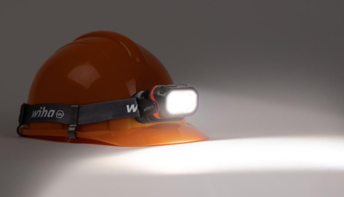 ЧЕЛНИК 500LM СЪС СЕНЗОР ЗА ДВИЖЕНИЕ WIHA