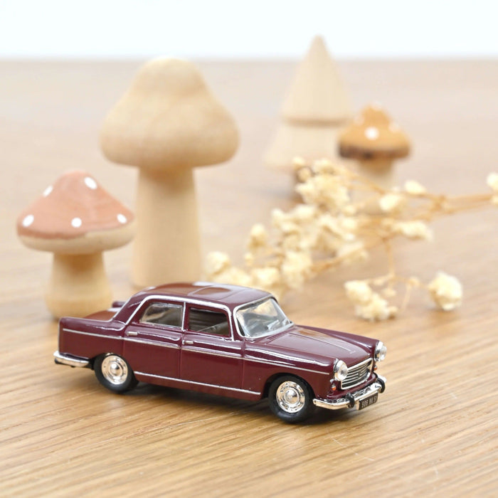 Колекционерски модел NOREV Съвременни: Автомобили - Peugeot 404 1968 Algue Brune