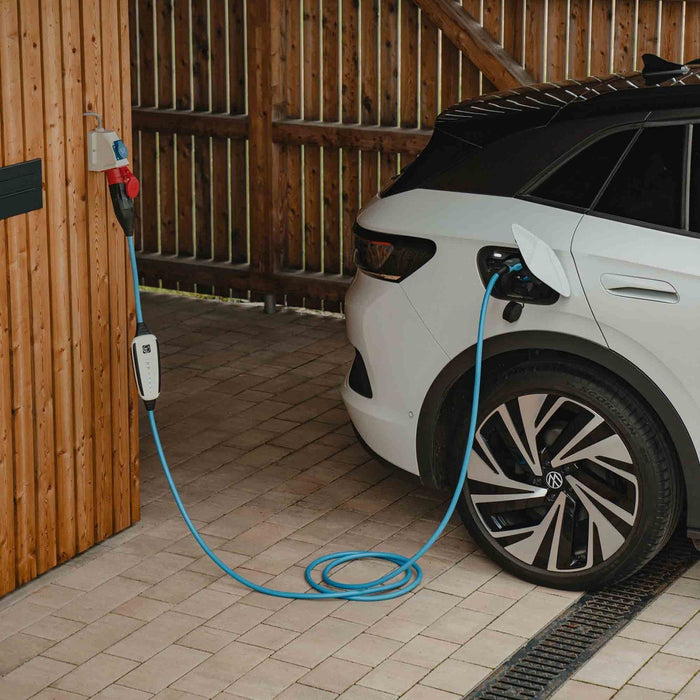 Адаптер за зарядна станция NRGKick - CEE 16A, трифазен, 11 kW, NRG-CEE-5-16
