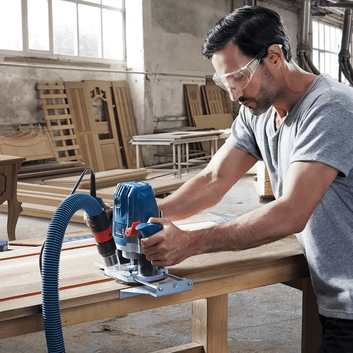Оберфреза Bosch Blue GOF 130