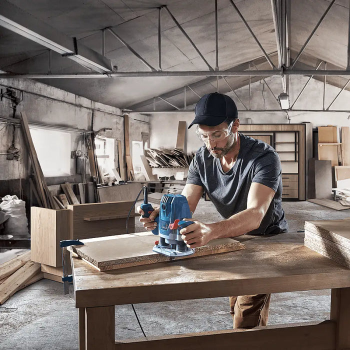 Оберфреза Bosch Blue GOF 130