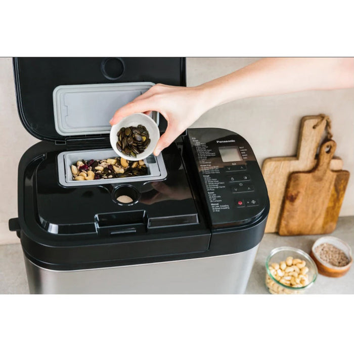 Хлебопекарна PANASONIC SD-YR2550SXE 550 W, СИВ/ЧЕРЕН, БРОЙ ПРОГРАМИ 31
