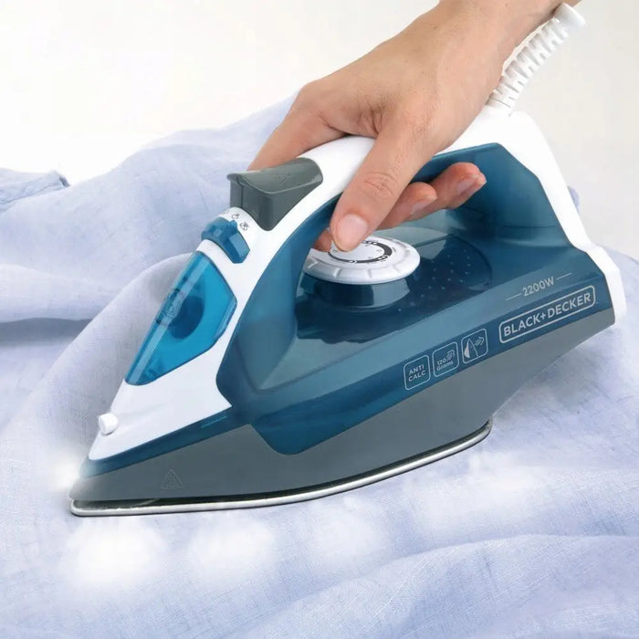 Парна ютия Black + Decker BXIR2200E (2200W)