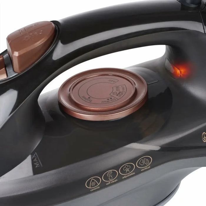 Парна ютия Princess 01.322890.01.001 2600 W Черен