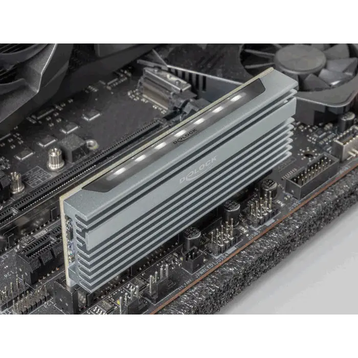 PCI Express x16 (x1 / x4 / x8) карта Delock за M.2