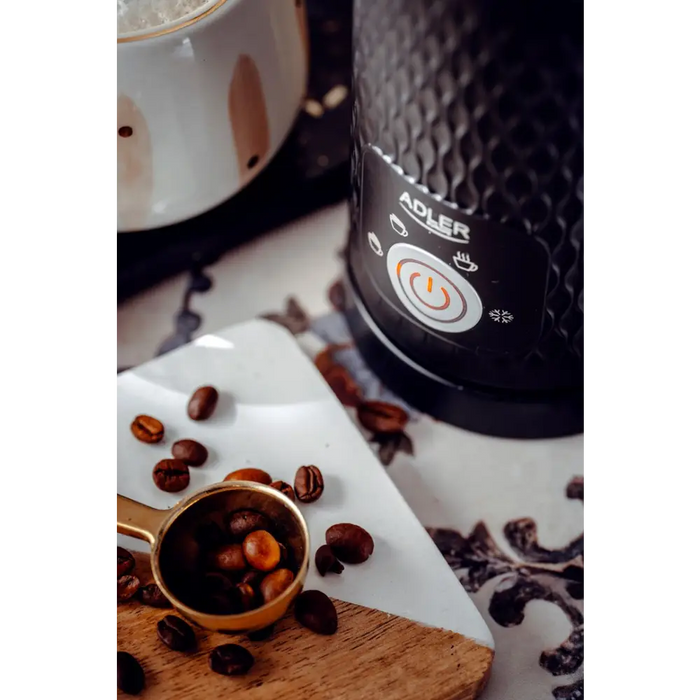 Пенообразувател за мляко Adler AD 4494B черен