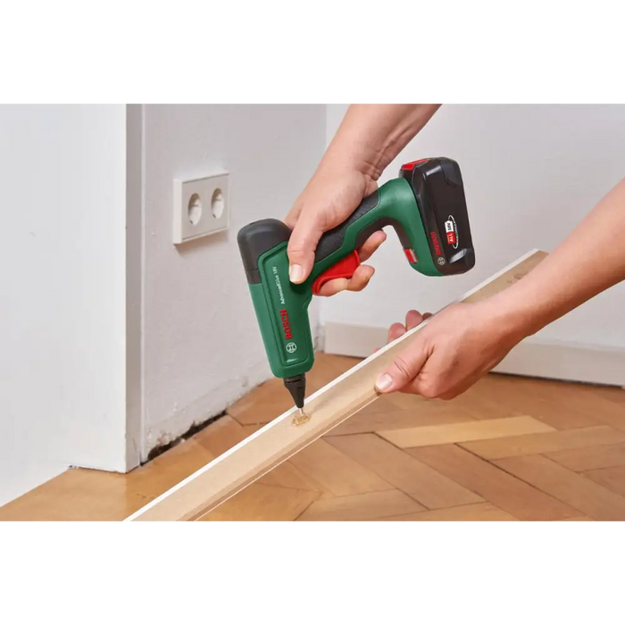 ПИСТОЛЕТ ЗА СИЛИКОН BOSCH АКУМУЛАТОРЕН