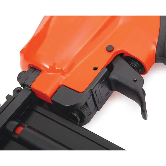 ПНЕВМАТИЧЕН ТАКЕР TACWISE DGN50V