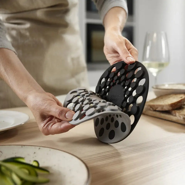 ПОДЛОЖКА ЗА ТОПЛО СЕРВИРАНЕ 2 БР JOSEPH JOSEPH