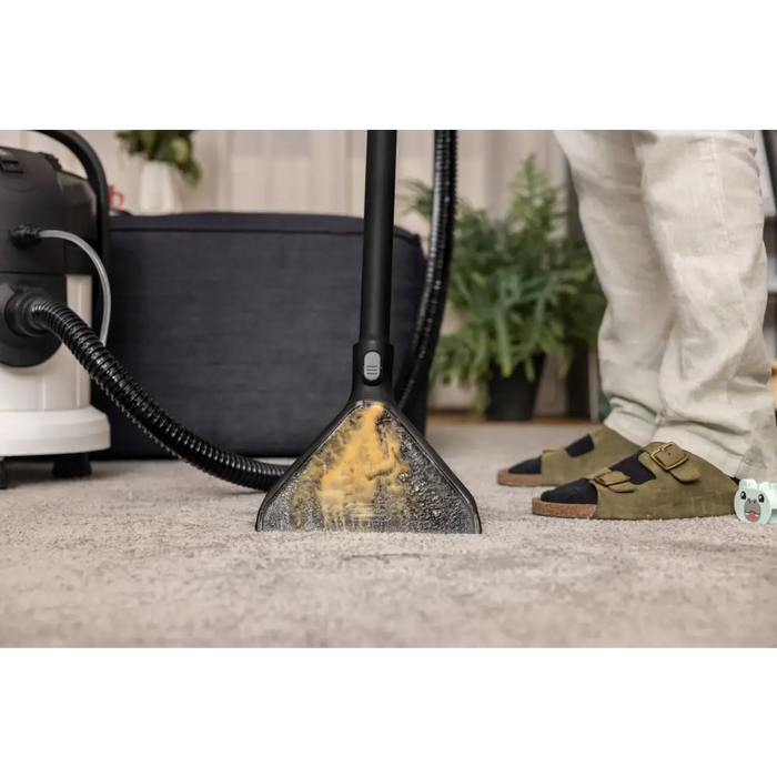 ПРАХОСМУКАЧКА ПЕРЯЩА KARCHER SE 4 PLUS