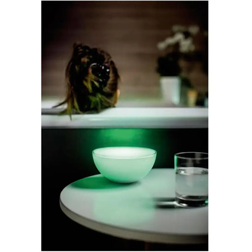 ПРЕНОСИМА ЛАМПА GO БЯЛА 6W LED ПРОМЕНЯЩИ СЕ ЦВЕТОВЕ PHILIPS