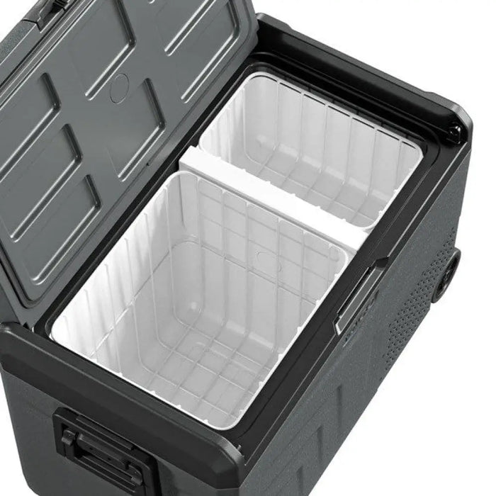 Преносим компресорен хладилник YOLCO TCX50 Carbon