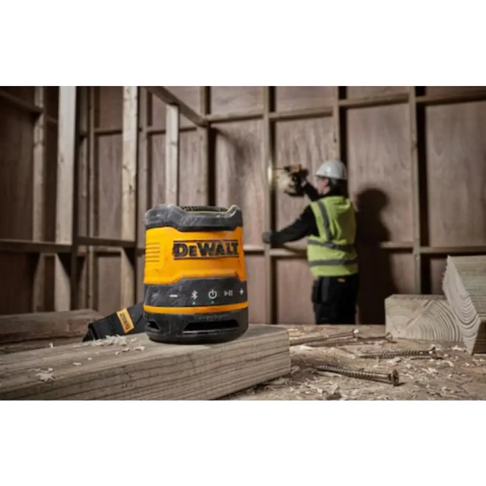 ПРЕНОСИМА BLUETOOTH ТОНКОЛОНА DeWALT