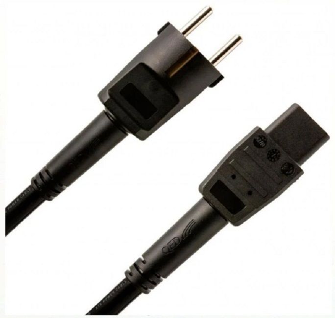 Захранващ кабел QED - XT3, 1 m, черен
