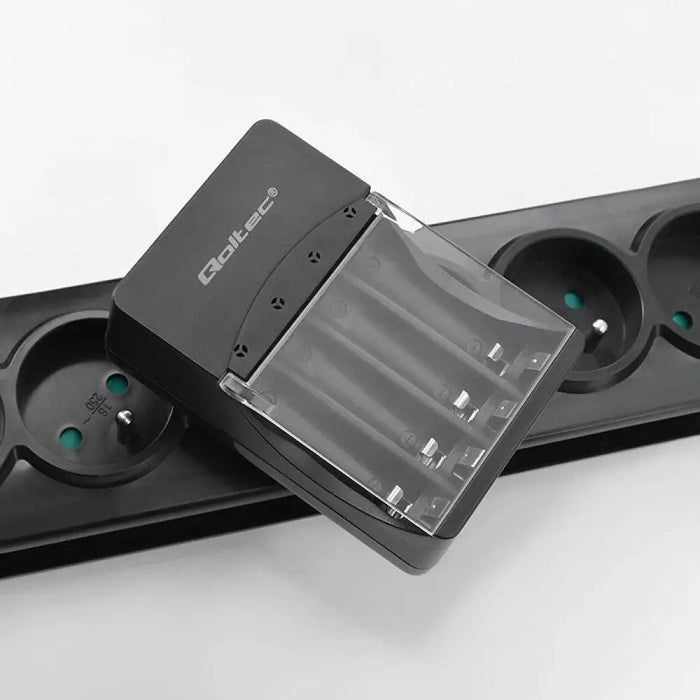 Qoltec 50653 Зарядно устройство за Ni-MH тип R03/AAA R6/AA