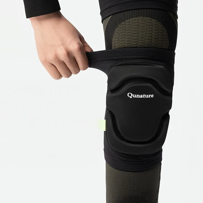 Qunature 2205000102 Ски наколенки, размер M - черни