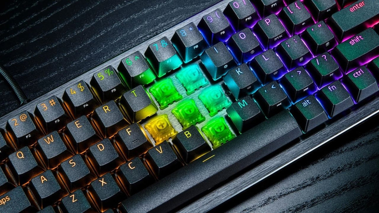 Гейминг клавиатура Razer - Huntsman V3 HE, Magnetic, TKL, RGB, жична, черна