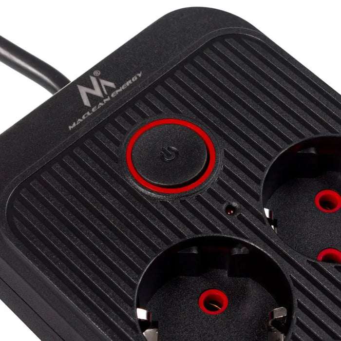 Разклонител Maclean удължител с 6 гнезда + 4xUSB 110-240V