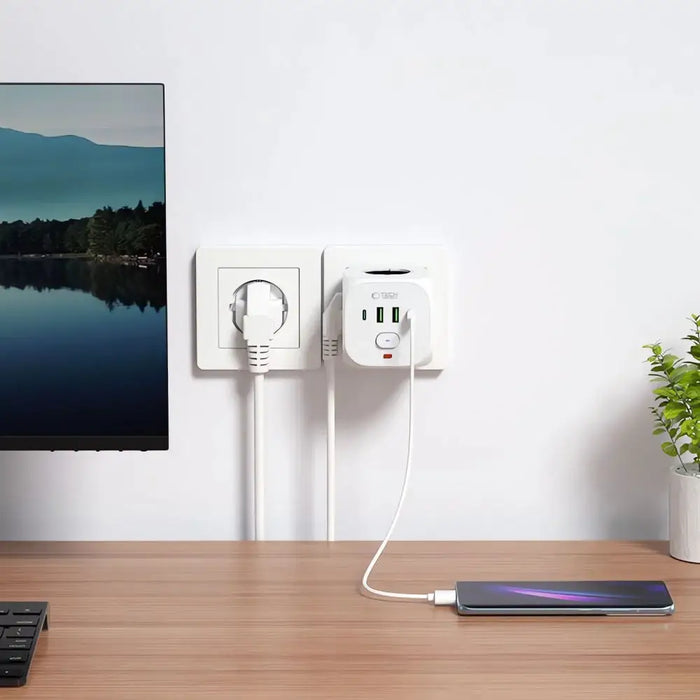 Разклонител Tech-Protect PCL3x4 2x USB-A 2x USB-C 3x AC тип