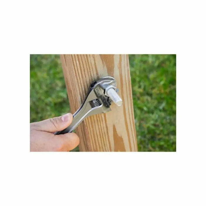 Регулируем английски ключ Ryobi rhaw200