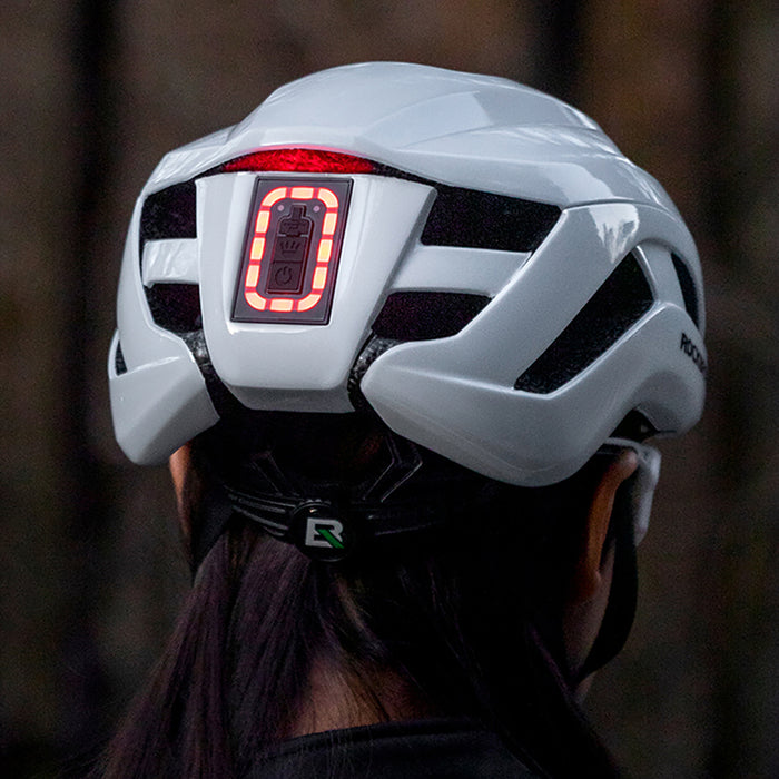 Велосипедна каска Rockbros ZK-077 с вградено многопосочно осветление 57-61 см - бяла