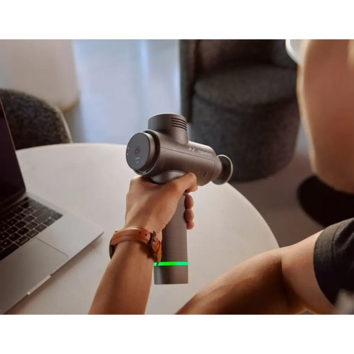 Ръчен масажор Hyperice Hypervolt 2 с приложение сив