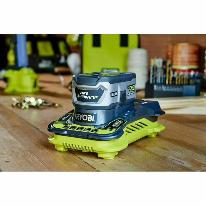 Зарядно за батерии Ryobi RC18150