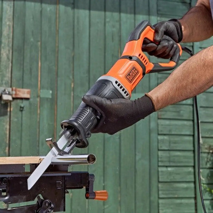 Саблен трион Black & Decker BES301 2800 spm 750 W Черен