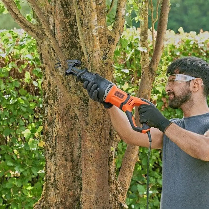 Саблен трион Black & Decker BES301 2800 spm 750 W Черен