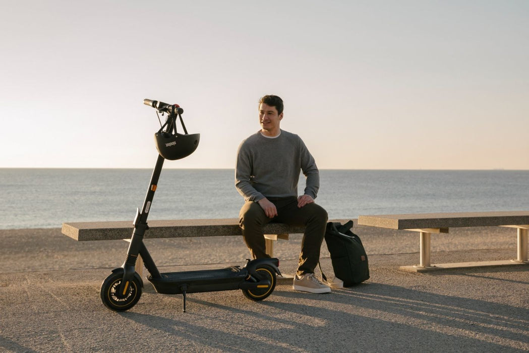 Ninebot by Segway KickScooter MAX G2 D Черен 20 км/ч 15.3 Ah