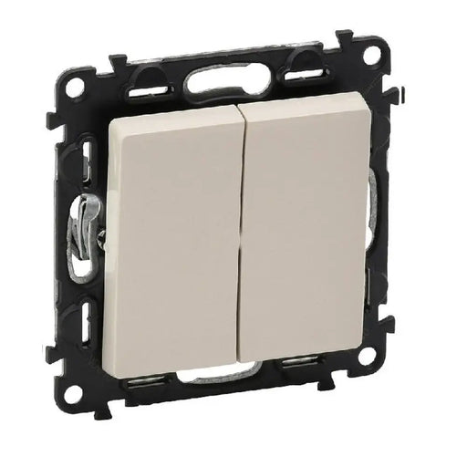 СЕРИЕН ДЕВЯТОРЕН БУТОН VALENA LIFE LEGRAND - КРЕМ