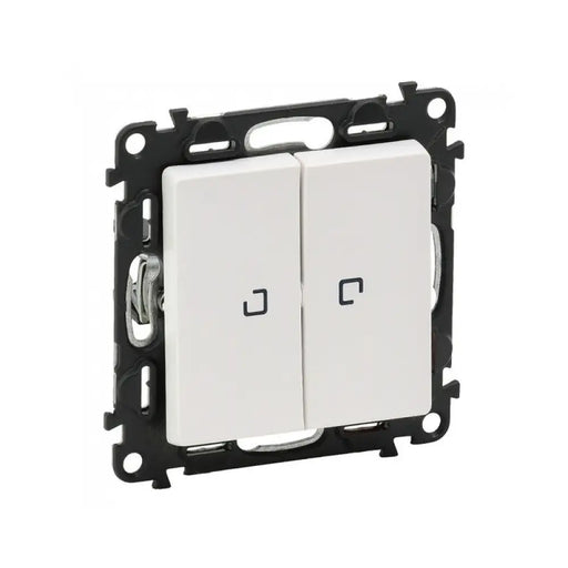 СЕРИЕН КЛЮЧ С ПОДСВЕТКА VALENA LIFE LEGRAND - БЯЛ