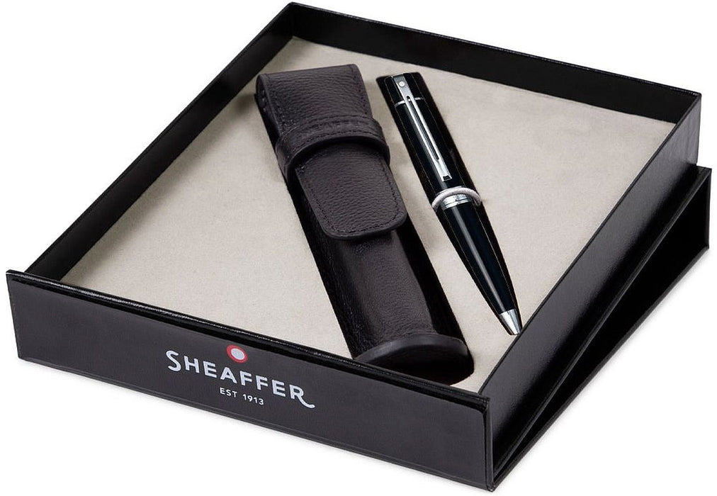 Комплект химикалка Sheaffer 300 - Glossy Black With Chrome Trim, с калъф за пишещо средство
