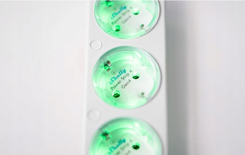 Умен разклонител Shelly Power Strip 4 Gen4 бял