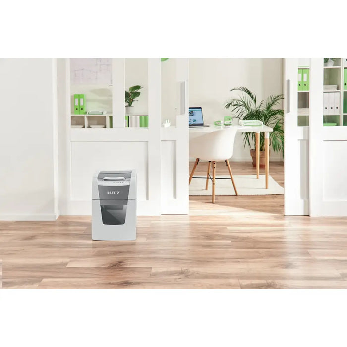 Шредер за хартия за микро рязане Leitz IQ 100 Autofeed