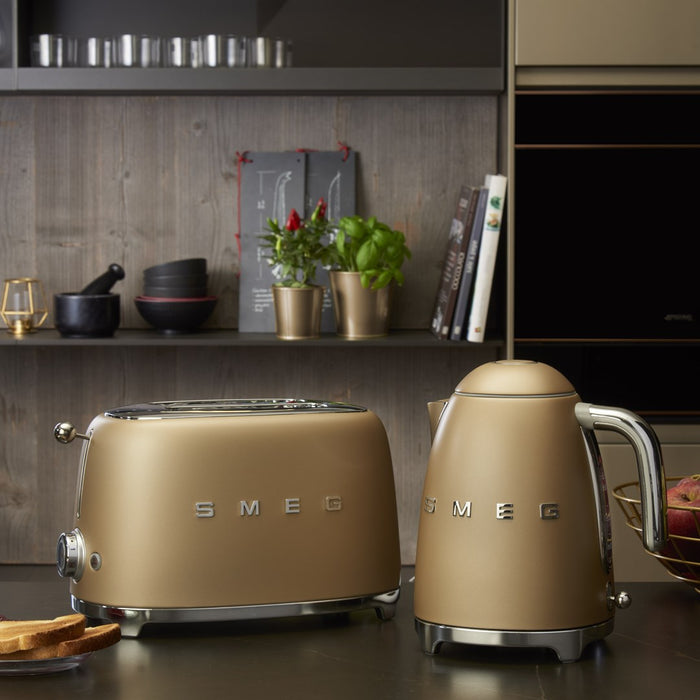 Тостер Smeg 50's Style TSF01CHMEU за шампанско