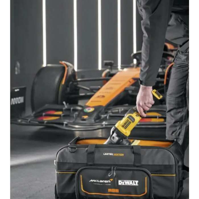 СПОРТЕН САК С КОЛЕЛА DEWALT&MCLAREN 28’