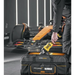 СПОРТЕН САК С КОЛЕЛА DEWALT&MCLAREN 28’