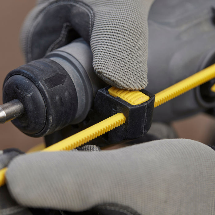 АКУМУЛАТОРЕН БЕЗЧЕТКОВ ПЕРФОРАТОР STANLEY SFMCH900M22-QW 18 V, 2.00 J, SDS PLUS, БРОЙ БАТЕРИИ 2, 4.00 Ah, КУФАР