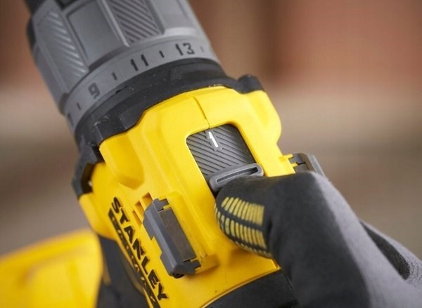 FATMAX SFMCD726D2T Пробивна/винтовертна машина