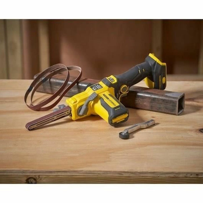 Лентова шлифовъчна машина Stanley SFMCE210D2K-QW