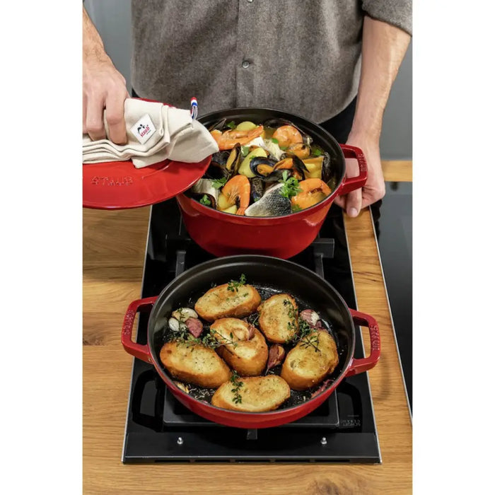 Staub La Cocotte Round Cast iron Casserole baking dish --